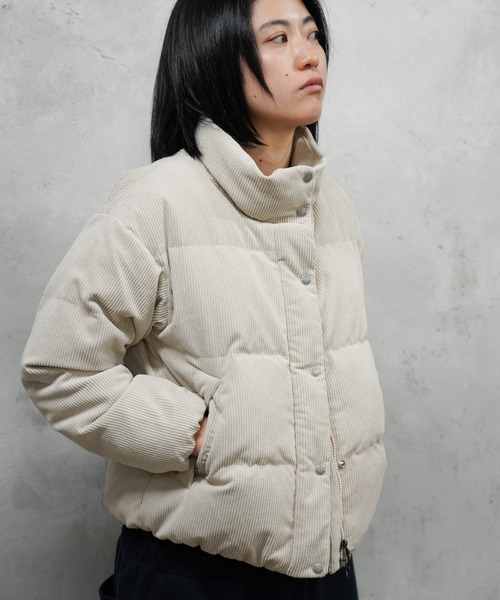 NANGA(ナンガ)の「NANGA / ナンガ CORDUROY SHORT DOWN JACKET W (WOMEN) コーデュロイショートダウンジャケット (ウィメンズ)(ダウンジャケット/コート・レディース・ブラック/アイボリー/キャメル・WS/MEDIUM)」の2枚目の写真