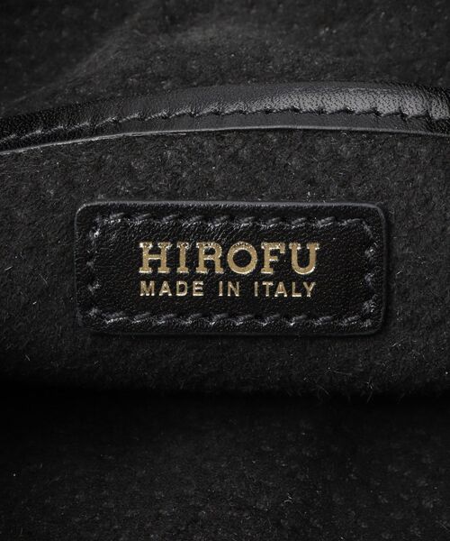 HIROFU(ヒロフ)の「【アルテ】レザーショルダーバッグ S 本革 ミニバッグ(商品番号:P25-10525)(ショルダーバッグ・レディース・ブラック・01)」の17枚目の写真