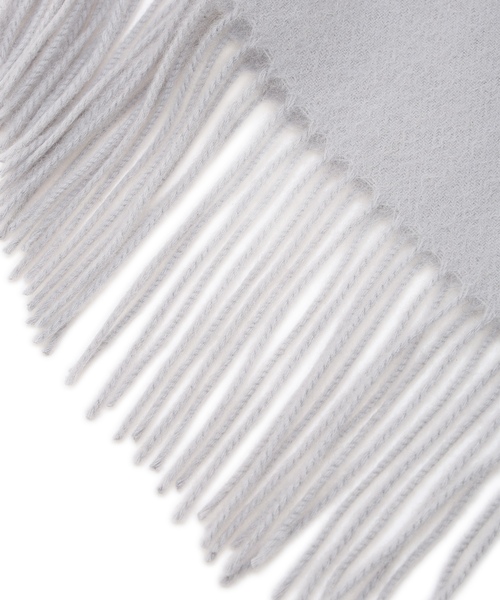 A/C DESIGN BY ALPHA CUBIC（エーシーデザインバイアルファキュービック）の「カシミヤミックスマフラー【ウール65％・カシミヤ35％】（ストール/ショール・レディース・ライトグレー/オフホワイト/ブルー・フリー）」の8枚目の写真