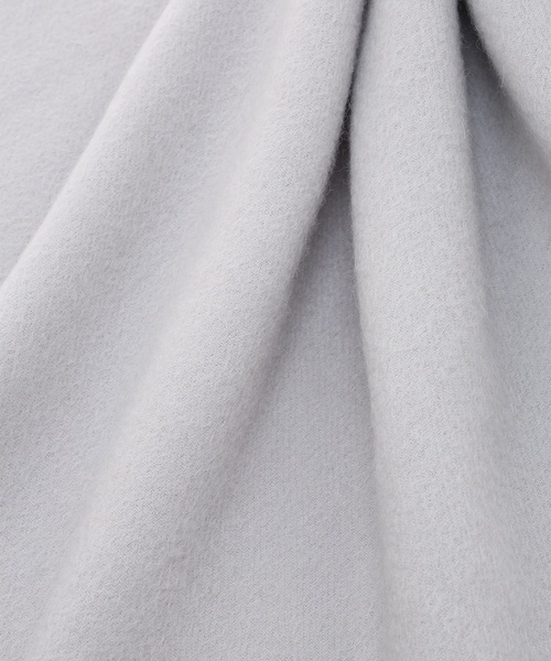 A/C DESIGN BY ALPHA CUBIC（エーシーデザインバイアルファキュービック）の「カシミヤミックスマフラー【ウール65％・カシミヤ35％】（ストール/ショール・レディース・ライトグレー/オフホワイト/ブルー・フリー）」の9枚目の写真