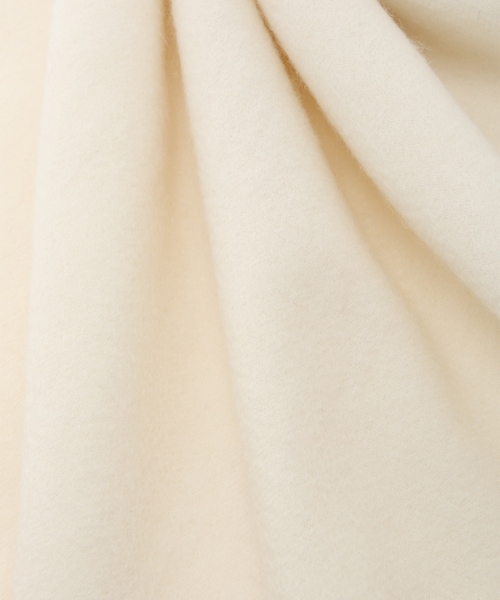 A/C DESIGN BY ALPHA CUBIC（エーシーデザインバイアルファキュービック）の「カシミヤミックスマフラー【ウール65％・カシミヤ35％】（ストール/ショール・レディース・ライトグレー/オフホワイト/ブルー・フリー）」の10枚目の写真