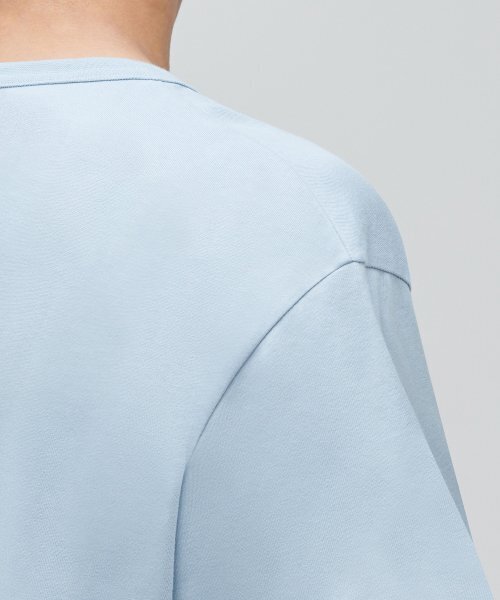 MUSINSA STANDARD（ムシンサスタンダード）の「リラックスフィットクルーネックTシャツ[パステルブルー]（Tシャツ/カットソー・メンズ・その他・XXX-LARGE/SMALL/MEDIUM/LARGE/X-LARGE/XX-LARGE）」の5枚目の写真