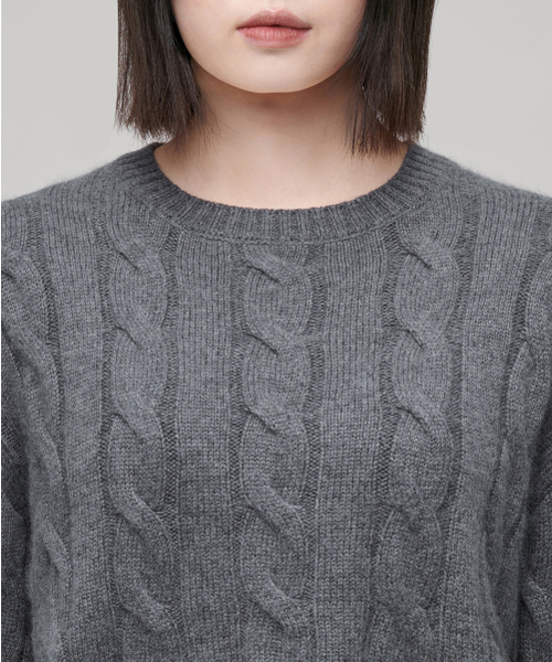 MUSINSA STANDARD WOMAN（ムシンサスタンダードウーマン）の「ウィメンズアンゴラブレンドケーブルクロップニット[ミディアムグレー]（ニット/セーター・レディース・その他・SMALL/MEDIUM/LARGE/X-SMALL）」の3枚目の写真