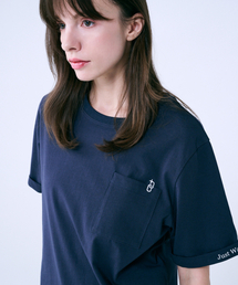 SALT AND CHOCOLATE（ソルトアンドチョコレート）の「Pocket Point Sleeve Lettering T-shirt Navy 4W2321004（Tシャツ/カットソー）」