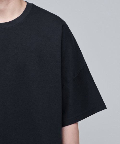 MUSINSA STANDARD（ムシンサスタンダード）の「フォンテドルマンスリーブオーバーサイズ半袖Tシャツ[ブラック]（Tシャツ/カットソー・メンズ・その他・MEDIUM/LARGE/X-LARGE/XX-LARGE）」の9枚目の写真