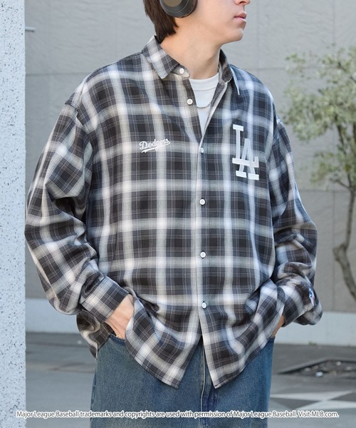 MLB（メジャーリーグベースボール）の「MLB/メジャーリーグベースボール 別注 ロゴ刺繍 オーバーサイズ レギュラーカラー長袖チェックシャツ（シャツ/ブラウス・メンズ・ブラック/グレー/ネイビー系/ブラウン/ベージュ系/ブラック系・M/L）」の9枚目の写真