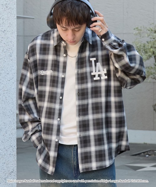MLB（メジャーリーグベースボール）の「MLB/メジャーリーグベースボール 別注 ロゴ刺繍 オーバーサイズ レギュラーカラー長袖チェックシャツ（シャツ/ブラウス・メンズ・ブラック/グレー/ネイビー系/ブラウン/ベージュ系/ブラック系・M/L）」の10枚目の写真