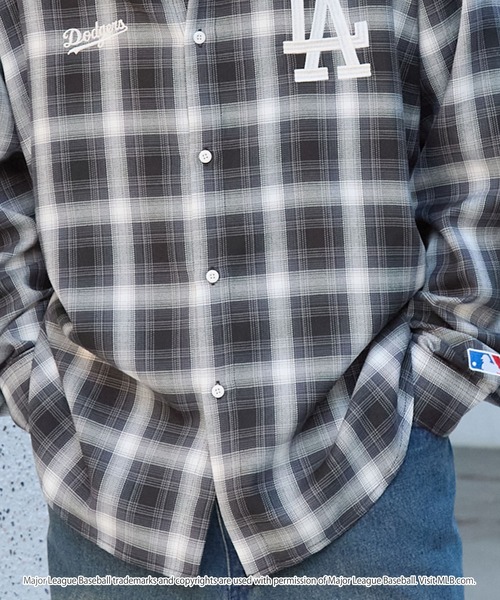 MLB（メジャーリーグベースボール）の「MLB/メジャーリーグベースボール 別注 ロゴ刺繍 オーバーサイズ レギュラーカラー長袖チェックシャツ（シャツ/ブラウス・メンズ・ブラック/グレー/ネイビー系/ブラウン/ベージュ系/ブラック系・M/L）」の13枚目の写真