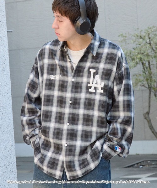 MLB（メジャーリーグベースボール）の「MLB/メジャーリーグベースボール 別注 ロゴ刺繍 オーバーサイズ レギュラーカラー長袖チェックシャツ（シャツ/ブラウス・メンズ・ブラック/グレー/ネイビー系/ブラウン/ベージュ系/ブラック系・M/L）」の19枚目の写真