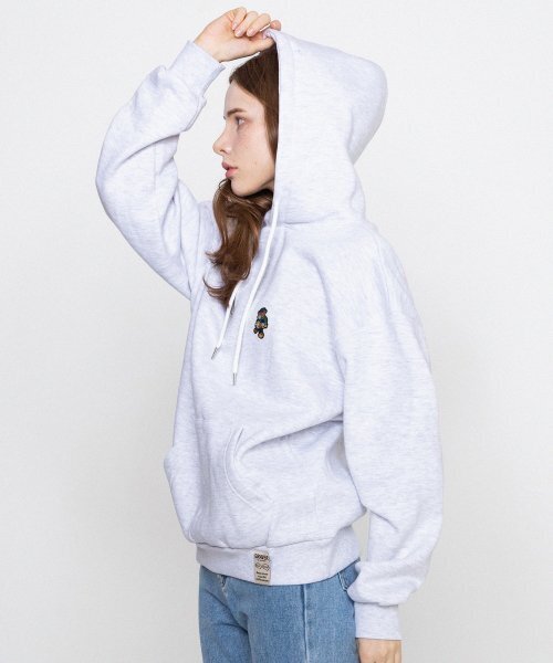 GRAVER（グレーバー）の「[UNISEX]デイジーブーケベア刺繍フードティー_メランジホワイト（パーカー・レディース・ホワイト・SMALL/MEDIUM/LARGE/X-LARGE）」の5枚目の写真