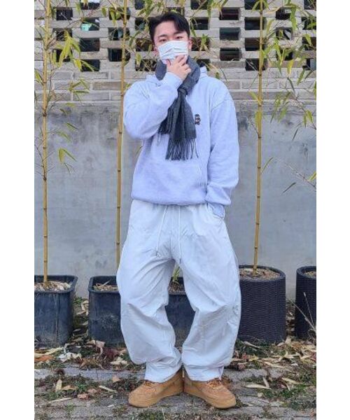 GRAVER（グレーバー）の「[UNISEX]デイジーブーケベア刺繍フードティー_メランジホワイト（パーカー・レディース・ホワイト・SMALL/MEDIUM/LARGE/X-LARGE）」の4枚目の写真