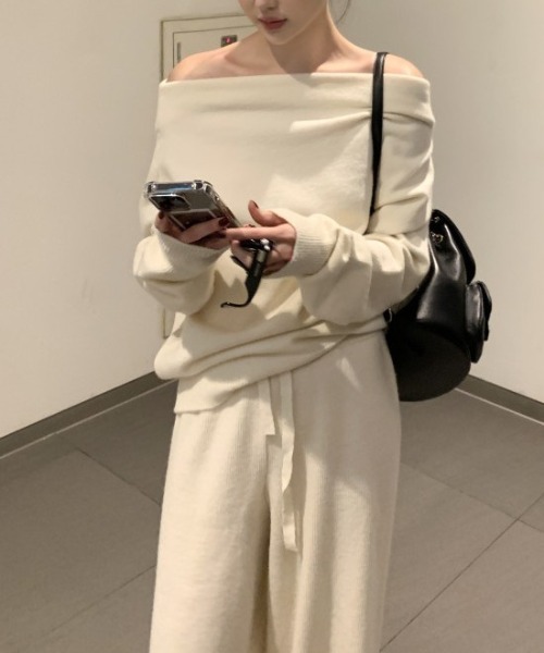 center i(センターアイ)の「【セットアップ】オフショルダートップス+イージーパンツ(セットアップ・レディース・ブラック/グレー/オフホワイト・FREE)」の6枚目の写真