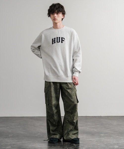 HUF（ハフ）の「HUF ハフ ARCH APPLIQUE CREWNECK オーバーサイズ裏