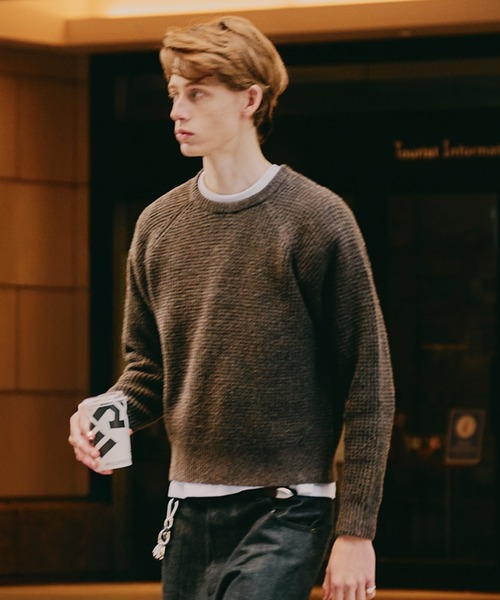 Regen Glanz（レーゲングランツ）の「waffle like raglan knit