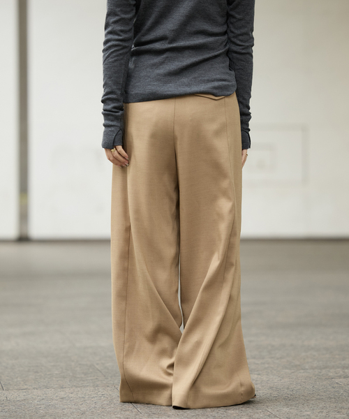 IENA LA BOUCLE（イエナラブークル）の「IENA LA BOUCLE サイロウーステッドツイルタックパンツ（スラックス・レディース・ライトグレー/キャメル・34/36/38/40）」の12枚目の写真