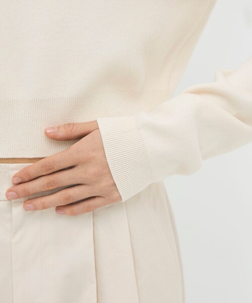 コットンカシミヤ ヘンリーネッククロップドプルーバー（ニット