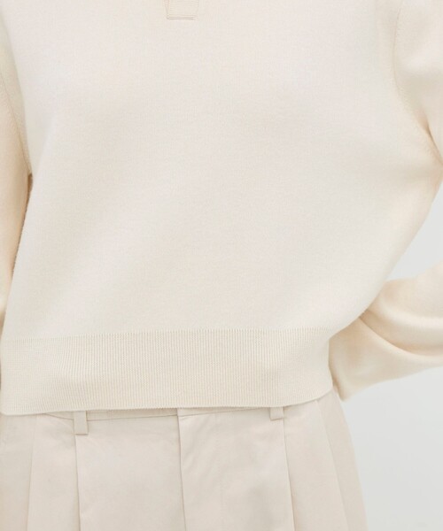 caban(キャバン)の「コットンカシミヤ ヘンリーネッククロップドプルーバー(ニット/セーター・レディース・ライトベージュ/ブラック/キャメル/レッド/ネイビー・FREE)」の12枚目の写真