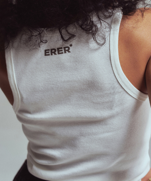 ERER(エルエル)の「ERERロゴリブタンクトップ ホワイト(Tシャツ/カットソー・レディース・ホワイト・1/2/3)」の4枚目の写真