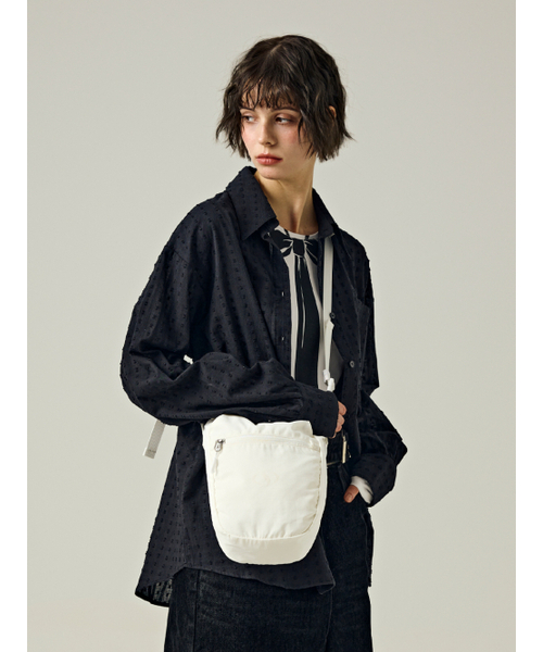 Salad bowls（サラダボール）の「320 LIGHT STRING CROSS BAG [IVORY]（メッセンジャーバッグ・レディース・アイボリー・FREE）」の2枚目の写真