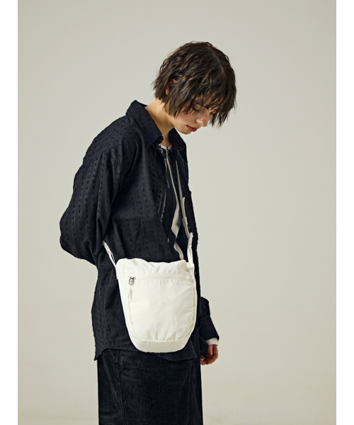 Salad bowls（サラダボール）の「320 LIGHT STRING CROSS BAG [IVORY]（メッセンジャーバッグ・レディース・アイボリー・FREE）」の4枚目の写真