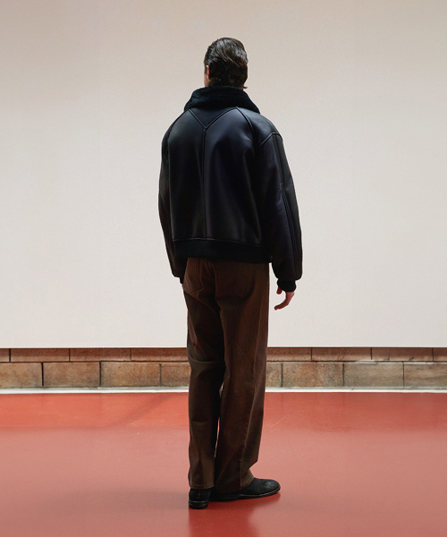 VERDEMAR(ベルデマール)の「Minimal Shearling Bomber Jumper_Deep Navy(ムートンコート・メンズ・その他・SMALL/MEDIUM/LARGE)」の4枚目の写真