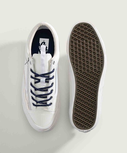VANS(バンズ)の「PREMIUM オールドスクール 36 ジップ / LX Old Skool 36 Zip Aspen Ice VN000DAAEZY1(スニーカー・メンズ・ホワイト・10/9.5/9/8.5/8/7.5/7/6.5/6/5.5/5/11/10.5)」の3枚目の写真