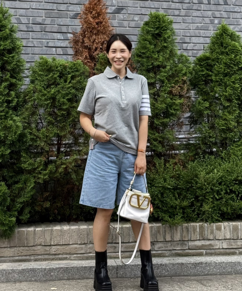 BBAEBBAE(ペッペ)の「ワイドフィットバミューダ5部デニムショートパンツ(その他パンツ・レディース・ブルー・SMALL/MEDIUM/LARGE/X-LARGE)」の5枚目の写真