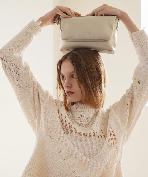 BBYB（ビービーワイビー）の「Popa Unisex Small Messenger Bag (Hologram Silver)（メッセンジャーバッグ・レディース・その他・FREE）」の4枚目の写真