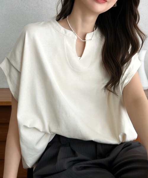Eclat one(エクラワン)の「【Eclat one】キーネック リラクシー コットン トップス(Tシャツ/カットソー・レディース・ピンク/アイボリー/ブラック・FREE)」の4枚目の写真