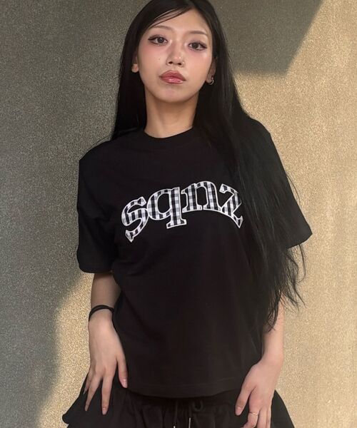 SEQUENZ(シークエンズ)の「※WEB限定 / チェック柄ワッペン / ギンガムチェックワッペン半袖T /sqnz gingham applique tee(Tシャツ/カットソー・メンズ・ブラック/ダークネイビー/ホワイト/ライトピンク・MEDIUM/SMALL/LARGE)」の3枚目の写真