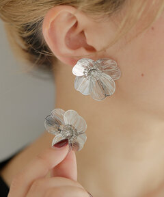 soiréeO 2023 〜Flower Collection〜　ピアス チタンポスト/日本製》お花/すかしフラワーピアス（ピアス（両耳用