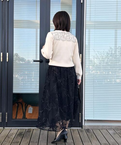 couture brooch(クチュールブローチ)の「【洗える・通勤】レース ドッキング ニット(ニット/セーター・レディース・オフホワイト/チャコールグレー/サンドベージュ・36/38/40/42)」の7枚目の写真