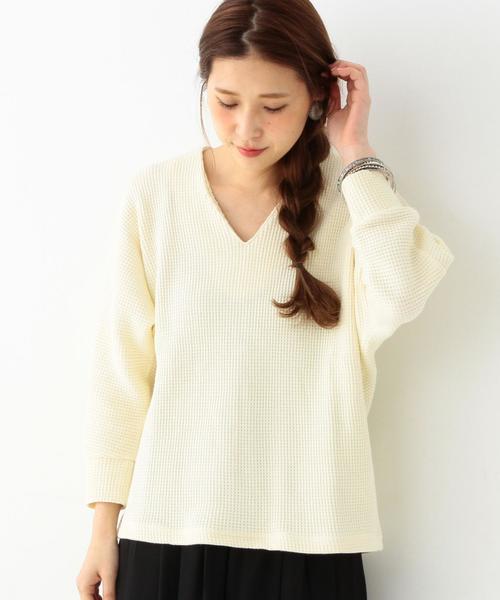 Another Edition（アナザーエディション）の「Vネック変形ワッフルプルオーバー/AEBC V/Nヘンケイ ワッフルPO◆（Tシャツ/カットソー・レディース・オフホワイト/グレー/ネイビー・FREE）」の2枚目の写真