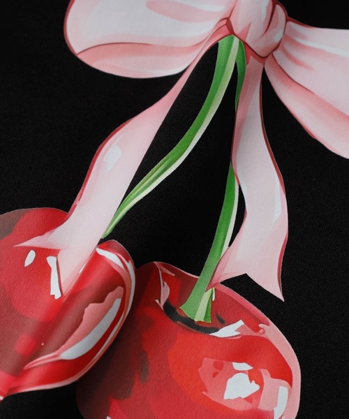 URBAN CHERRY（アーバンチェリー）の「リボンチェリーバッグロゴプリントフーディ（その他トップス・キッズ・ピンク/ブラック・130cm/120cm/140cm/110cm/150cm）」の4枚目の写真