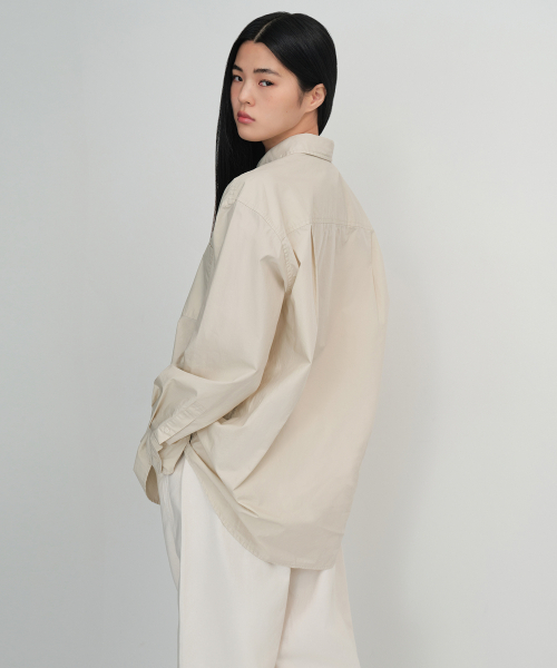 MUSINSA STANDARD WOMAN（ムシンサスタンダードウーマン）の「ウィメンズオーバーサイズウォッシュドポプリンシャツ[ライトベージュ]（シャツ/ブラウス・レディース・その他・SMALL/MEDIUM/LARGE/X-SMALL）」の9枚目の写真