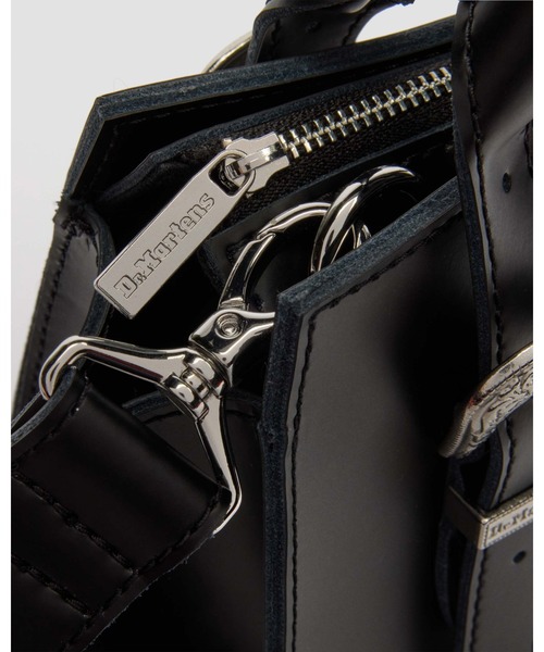Dr. Martens(ドクターマーチン)の「Dr. Martens/ドクターマーチン スモール トート バックル バッグ 43104001(トートバッグ・メンズ・ブラック・FREE)」の5枚目の写真