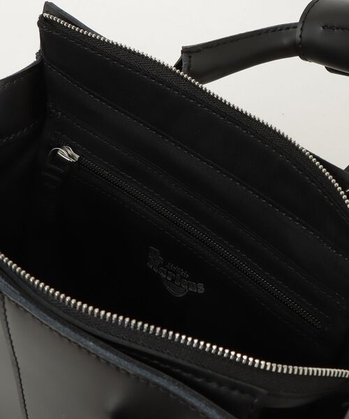 Dr. Martens(ドクターマーチン)の「Dr. Martens/ドクターマーチン スモール トート バックル バッグ 43104001(トートバッグ・メンズ・ブラック・FREE)」の14枚目の写真