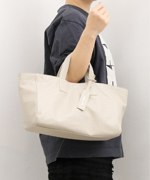 cache cache(カシュ カシュ)の「カシュカシュ cachecache / メッシュエンボス横長ショッパートート(トートバッグ・レディース・ベージュ/ブラック/チョコ/アイボリー/グレー/グリーン・FREE)」の1枚目の写真