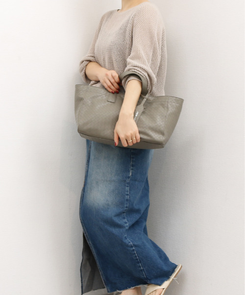 cache cache(カシュ カシュ)の「カシュカシュ cachecache / メッシュエンボス横長ショッパートート(トートバッグ・レディース・ベージュ/ブラック/チョコ/アイボリー/グレー/グリーン・FREE)」の22枚目の写真