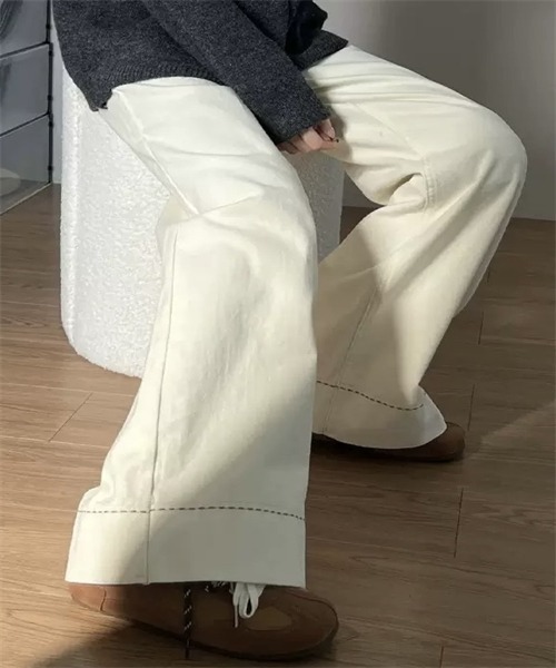 Dream garden(ドリームガーデン)の「裾配色糸刺繍ラインワイドデニムパンツ(デニムパンツ・レディース・アイボリー・L/M/S/XS/4XL/3XL/2XL/XL)」の4枚目の写真