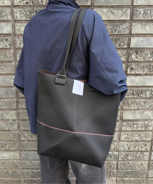 DRAW（ドロー）の「DRAW(ドロー) / 折り畳み式バッグ LARGE Fold Bag Medium（ハンドバッグ・レディース・ブラック/ベージュ/ネイビー/ダークブラウン・FREE）」の7枚目の写真