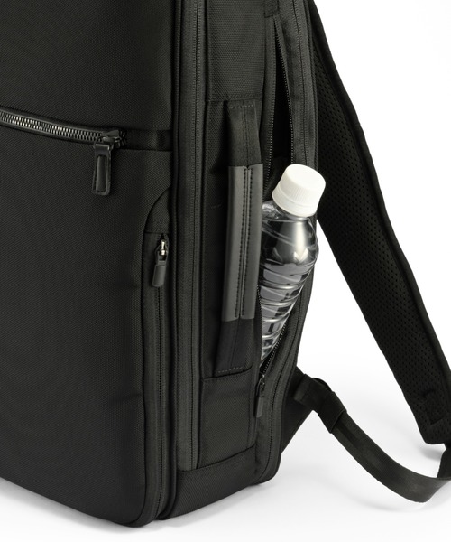 ace.(エース)の「ビジネスリュック ガジェタブルCB2 16L B4サイズ 15.6インチPC 2気室 20023(ビジネスバッグ・メンズ・ブラック/グレー・FREE)」の5枚目の写真