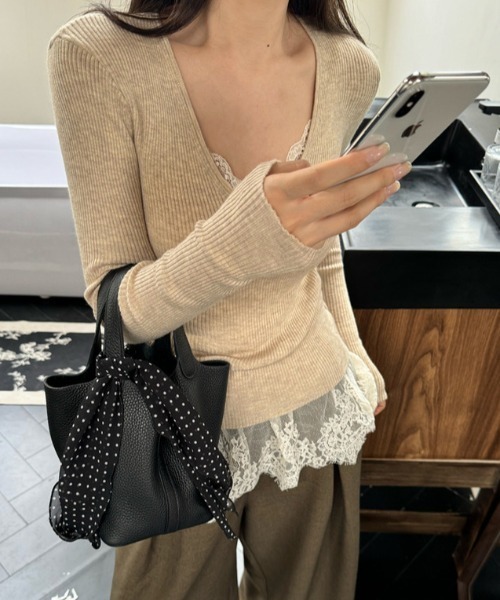 CLOTHY(クロシィ)の「【レイヤードに、きゅんとするレース。】カップ付レースレイヤードキャミ(キャミソール・レディース・ブラック/オフホワイト/アイボリー・FREE)」の12枚目の写真