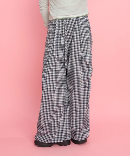Nora Lily elle(ノラリリーエル)の「【Nora Lily】「elle」Cargo Check Wide Pants(デニムパンツ・レディース・ネイビー/ブラウン/ホワイト・FREE)」の3枚目の写真