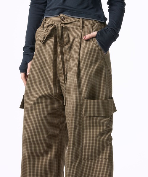 Nora Lily elle(ノラリリーエル)の「【Nora Lily】「elle」Cargo Check Wide Pants(デニムパンツ・レディース・ネイビー/ブラウン/ホワイト・FREE)」の13枚目の写真