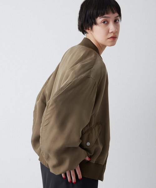 Whim Gazette(ウィムガゼット)の「シルキーキュプラブルゾン(MA-1・レディース・カーキ/ベージュ・FREE)」の19枚目の写真