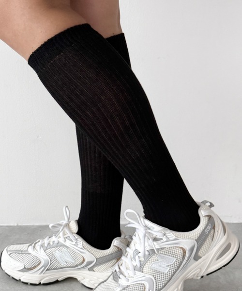 WEGO(ウィゴー)の「WEGO/2wayルーズフィットリブハイソックス(ソックス/靴下・レディース・ホワイト/ブラック・23-25cm)」の2枚目の写真