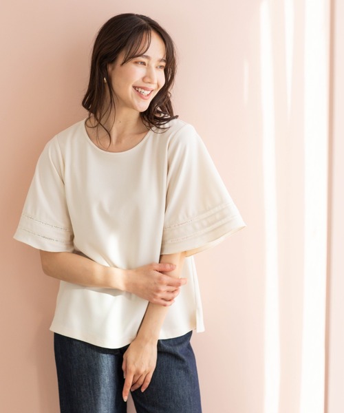 SHOO・LA・RUE(シューラルー)の「ハシゴレースフレアスリーブTシャツ(Tシャツ/カットソー・レディース・オフホワイト/ブラック・02/03)」の4枚目の写真