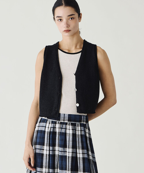 WALANCE(ワランス)の「WALANCE | 2way ペーパーニット ノースリーブトップ WOMEN(ベスト・レディース・ベージュ系その他/ブラック・F)」の2枚目の写真