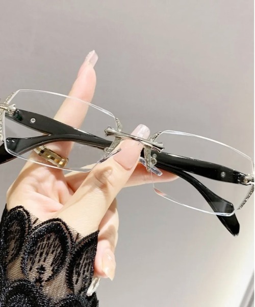 VIBGYOR（ヴィブジョー）の「Y2K リムレスメガネ ユニセックス HIPHOP 韓国(BDS)（メガネ・メンズ・シルバー/ゴールド・FREE）」の3枚目の写真